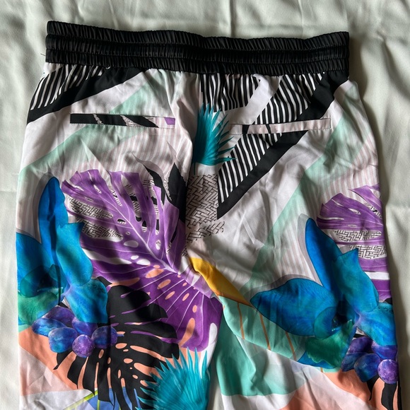 EUC Womens BeBe colorful bright floral long pants size medium - Picture 5 of 12